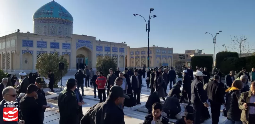 قبور شهدا در کاشمر عطرافشانی و غبارروبی شد