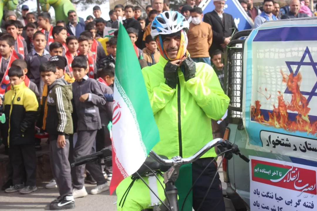 آمده بودند تا بگویند ما پای انقلابمان هستیم