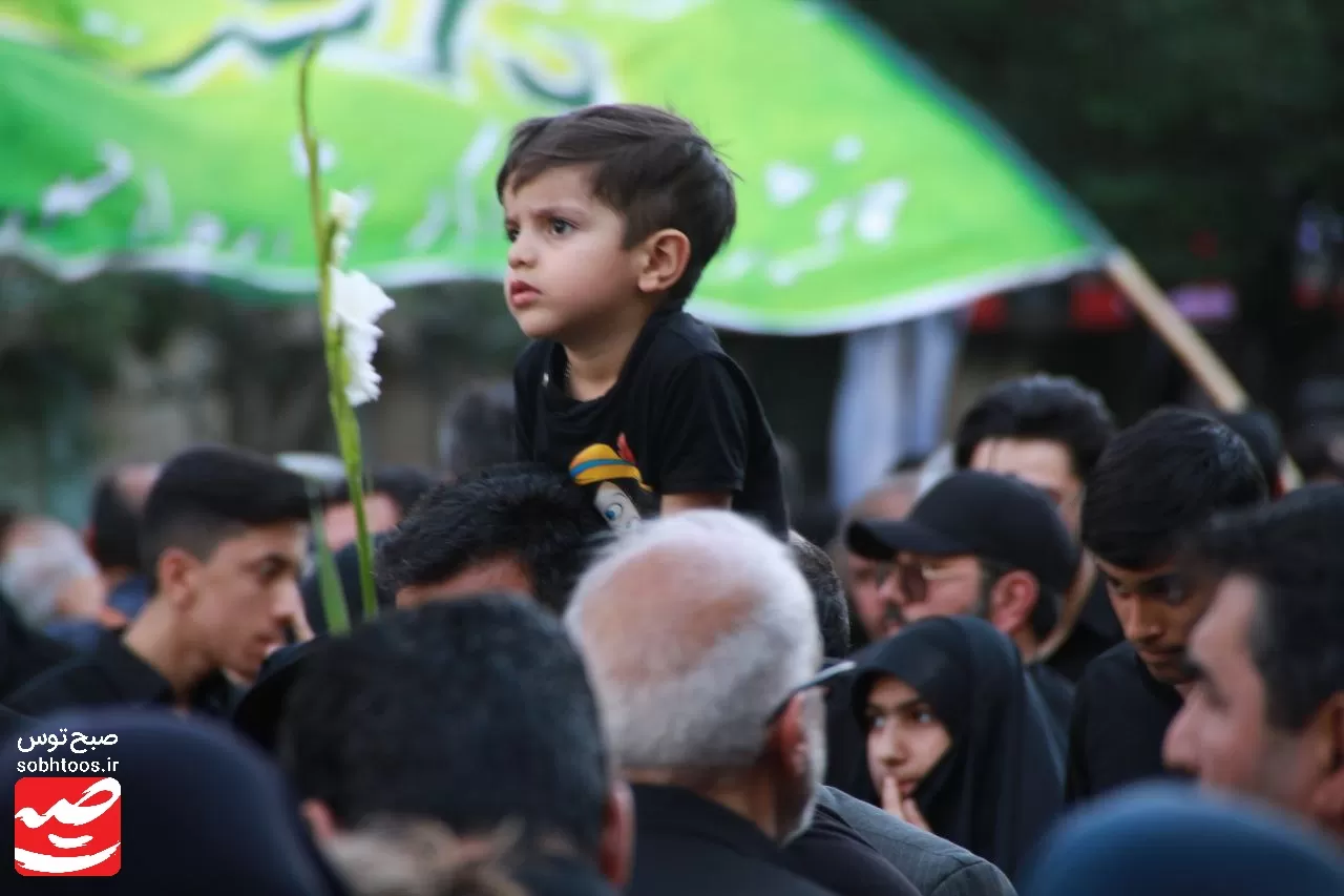 نمایی دیگر از تشییع شهید جمهور در مشهد