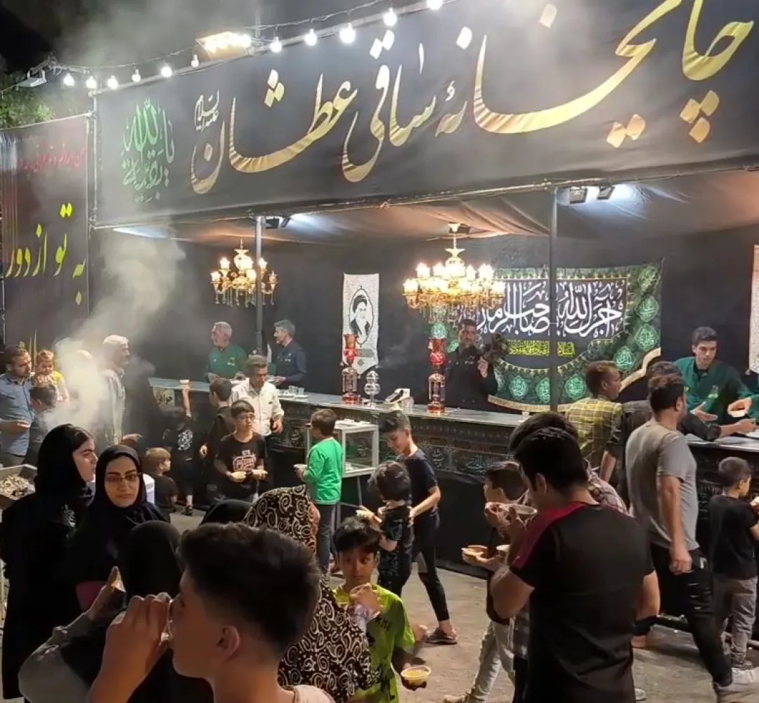 خدمت بیوقفه خادمان به زائران امام رضا (ع)