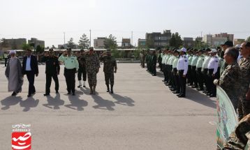 صبحگاه مشترک نیروهای نظامی و انتظامی در گناباد