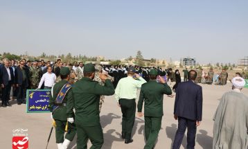 صبحگاه مشترک نیروهای نظامی و انتظامی در گناباد