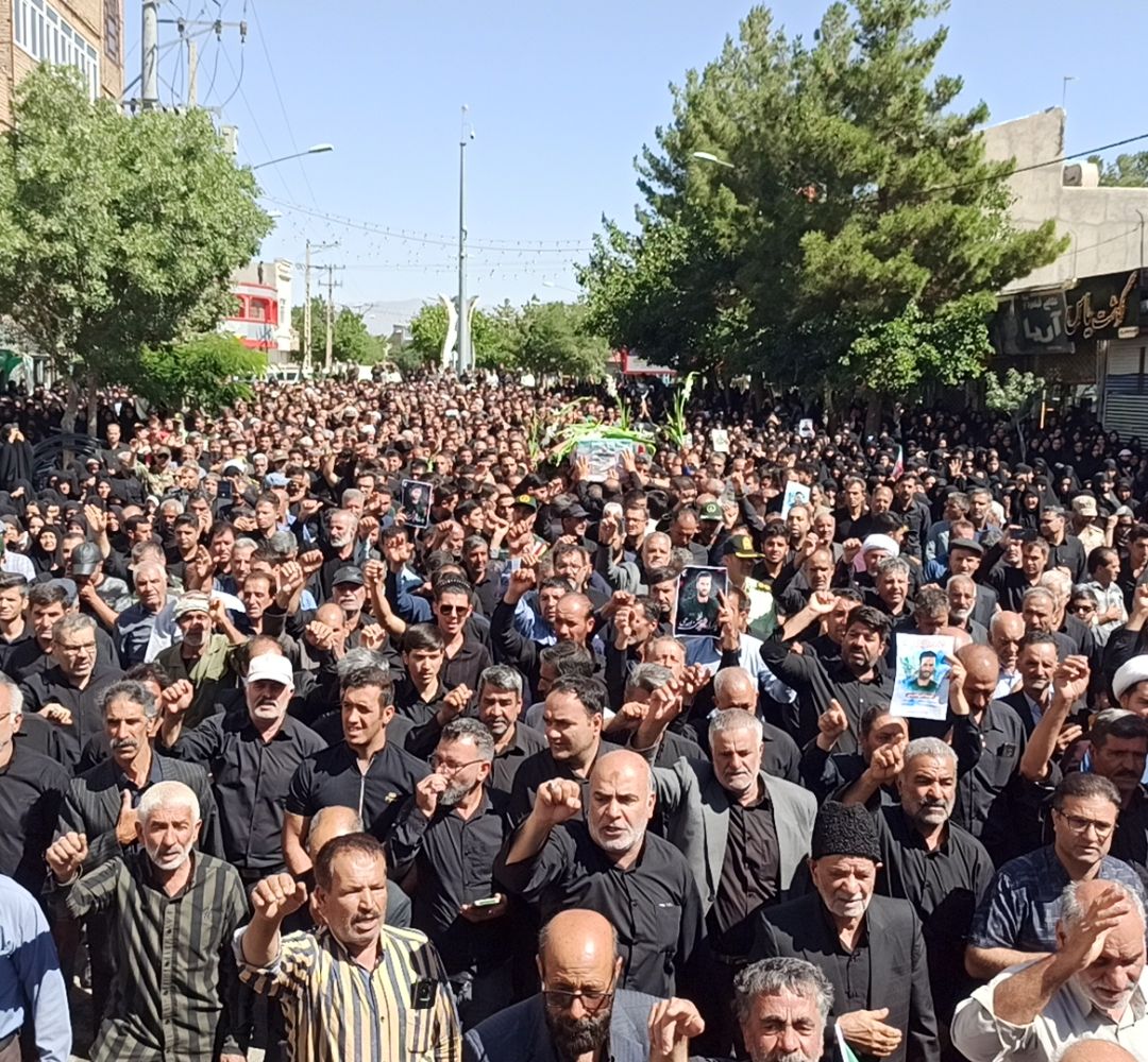 آئین تشییع شهید حسن احمدی در شهرستان زاوه