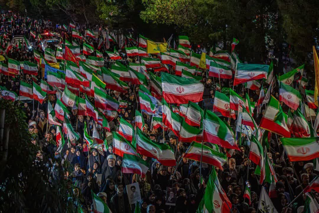 ملت ایران همواره پیروز میدان بوده است