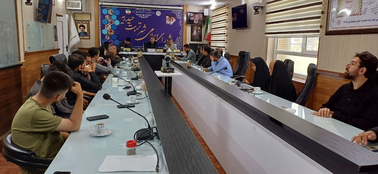 تربت‌حیدریه روایت‌گر میزبانی عزاداران تشییع قائد امت