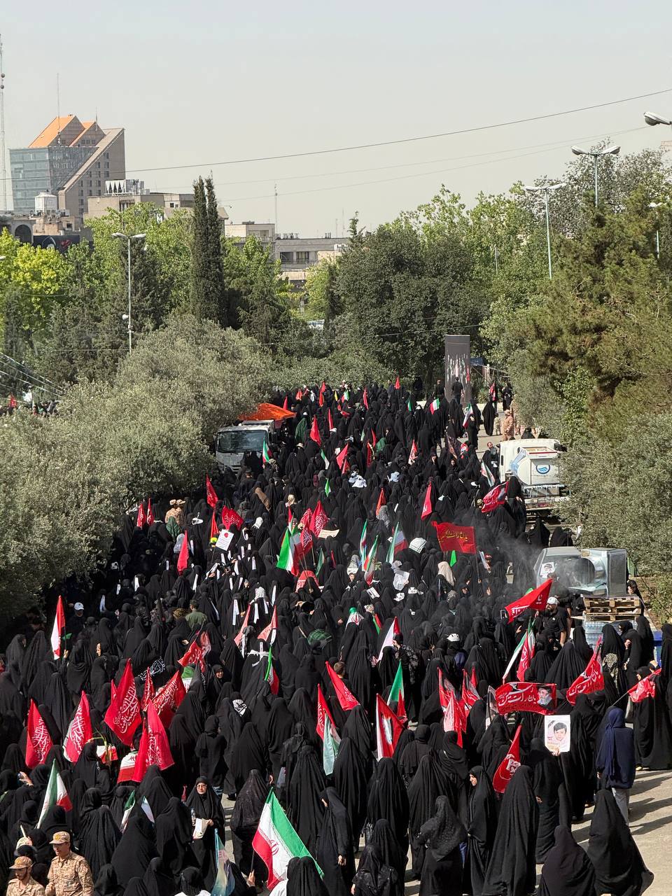 تشییع باشکوه رهبر شهید در تهران