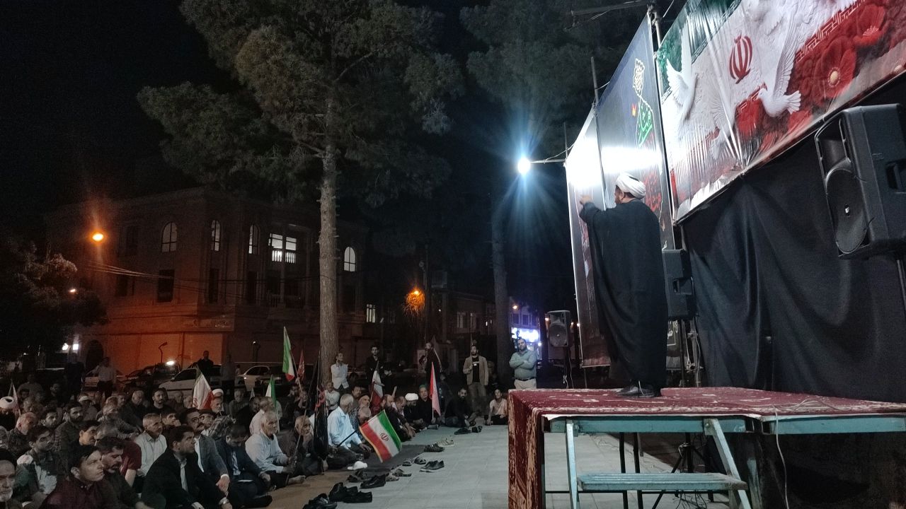 اجتماع مردم چناران به‌یاد شهدای میناب