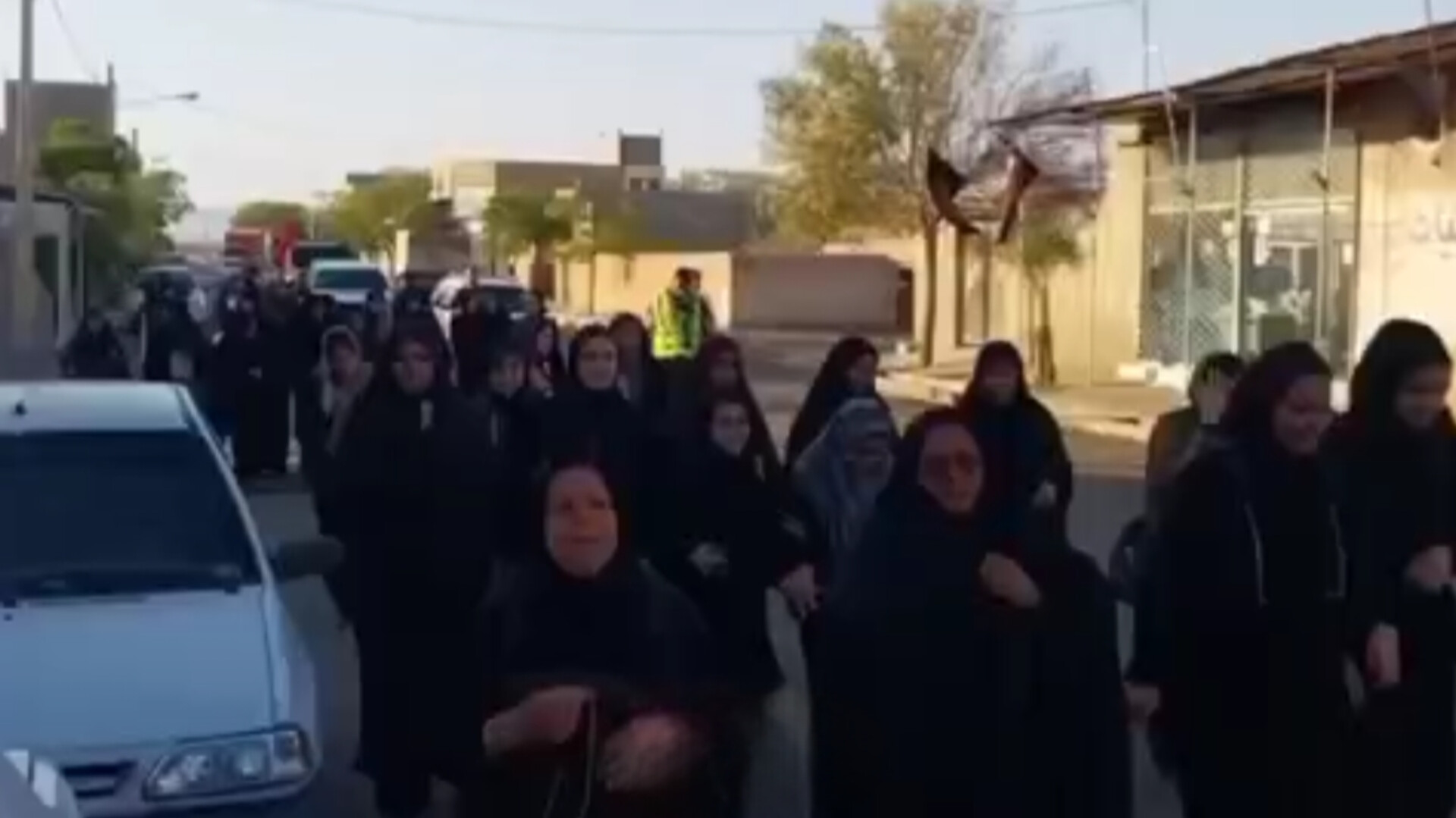 حرکت کاروان ۱۵۰ نفره روداب به سمت مشهد