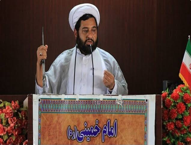 نماز انسان را از آسیب‌ها مصون می‌کند