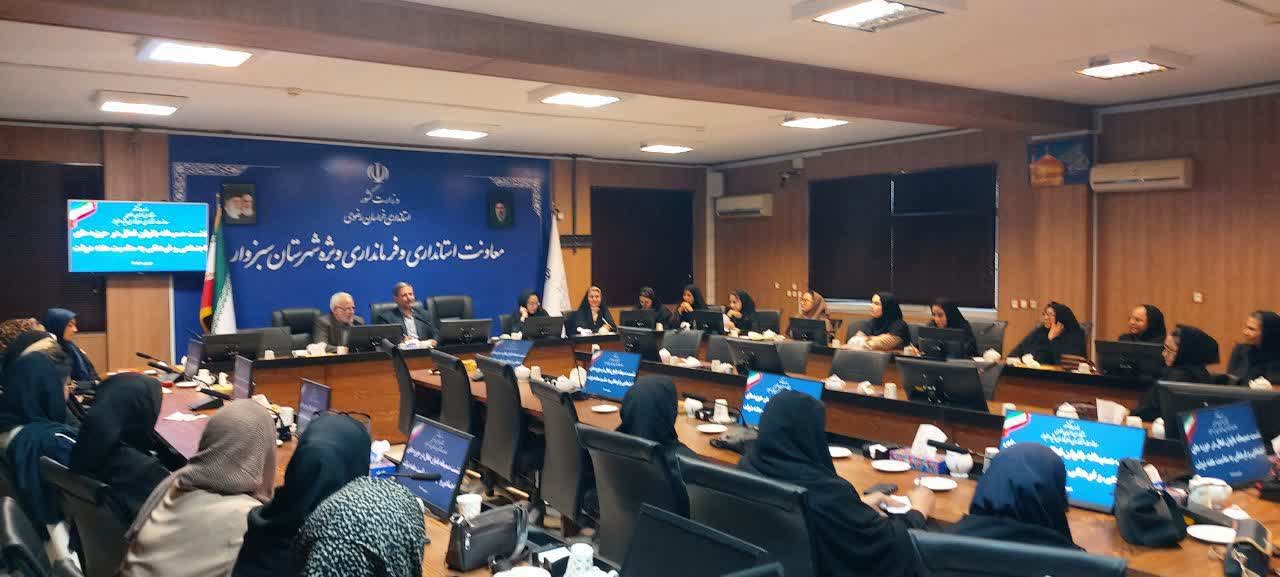 بانوان محور تاب‌آوری اجتماعی هستند
