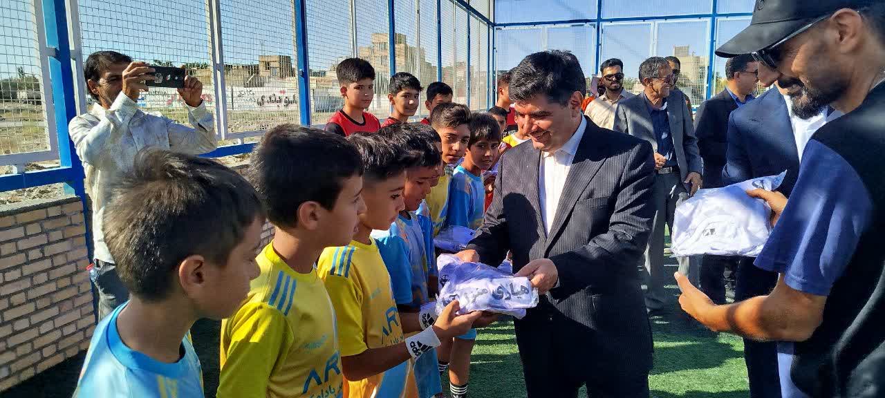 زمین چمن مصنوعی منزل‌آباد مشهد افتتاح شد