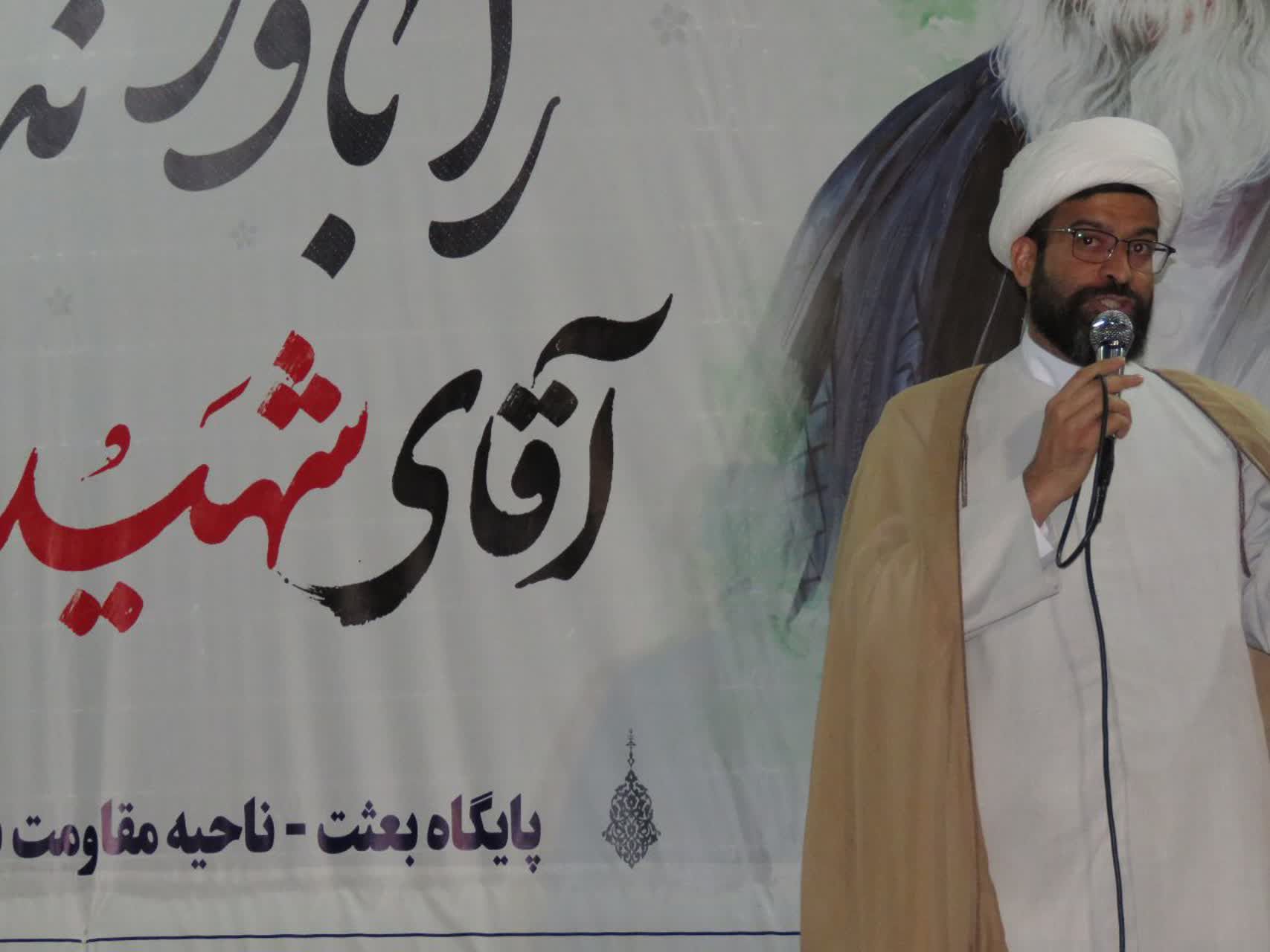 هر ایرانی می‌تواند یک بسیجی باشد