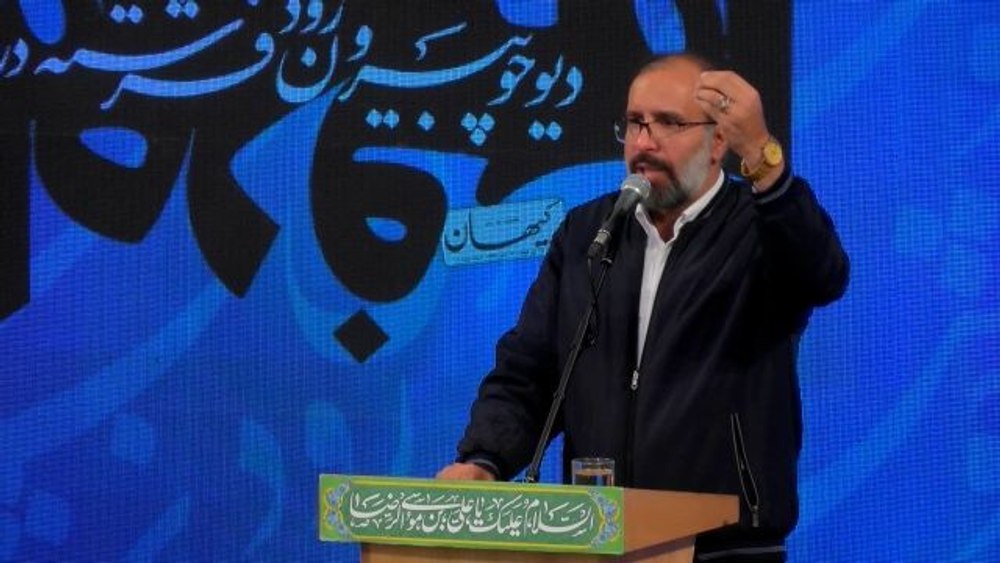 چرا دفاع ما «مقدس» شد؟