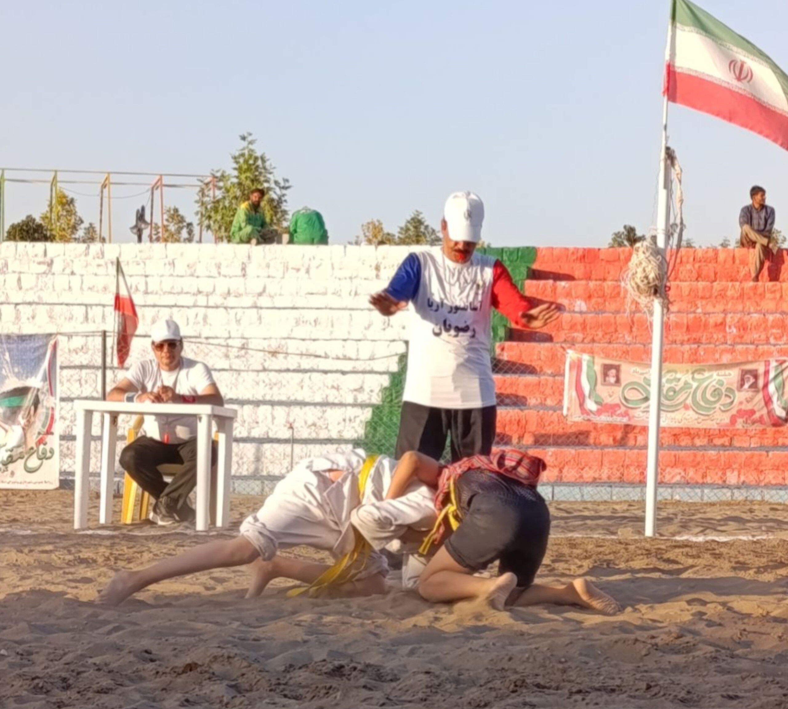 برگزاری مسابقات کشتی با چوخه در جوین