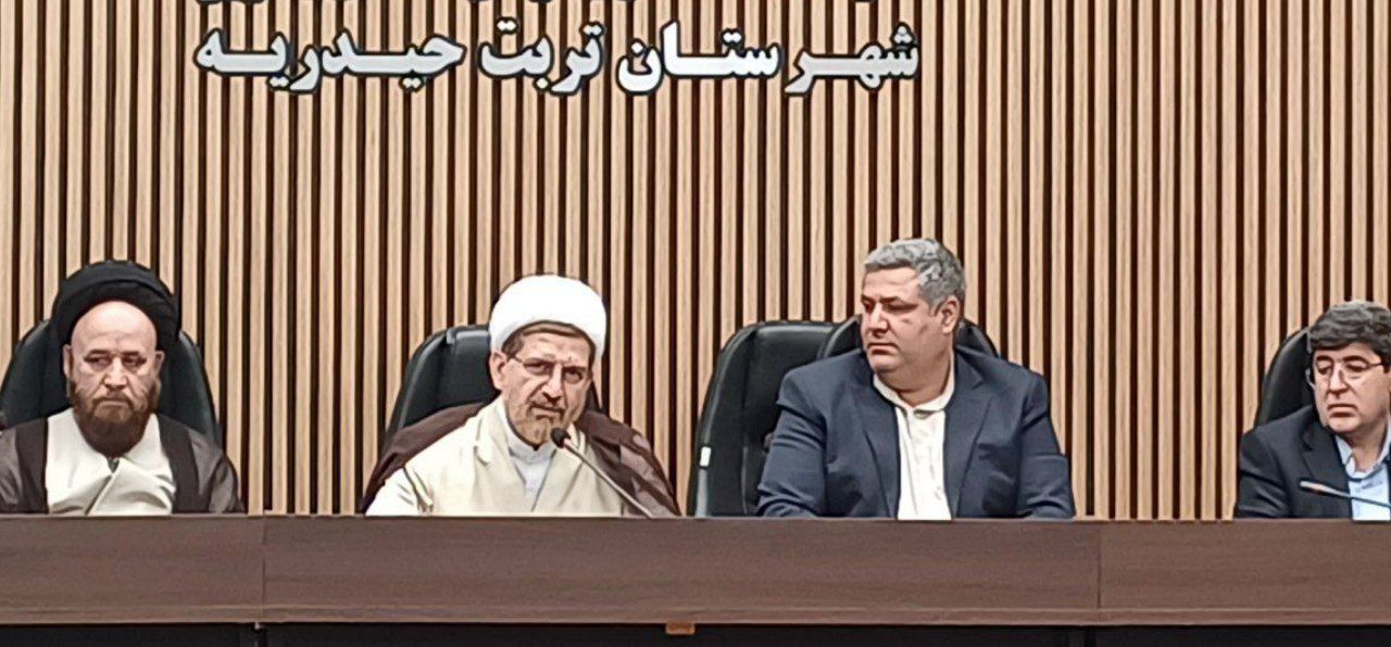 دشمن به‌دنبال کاهش تاب‌آوری مردم است