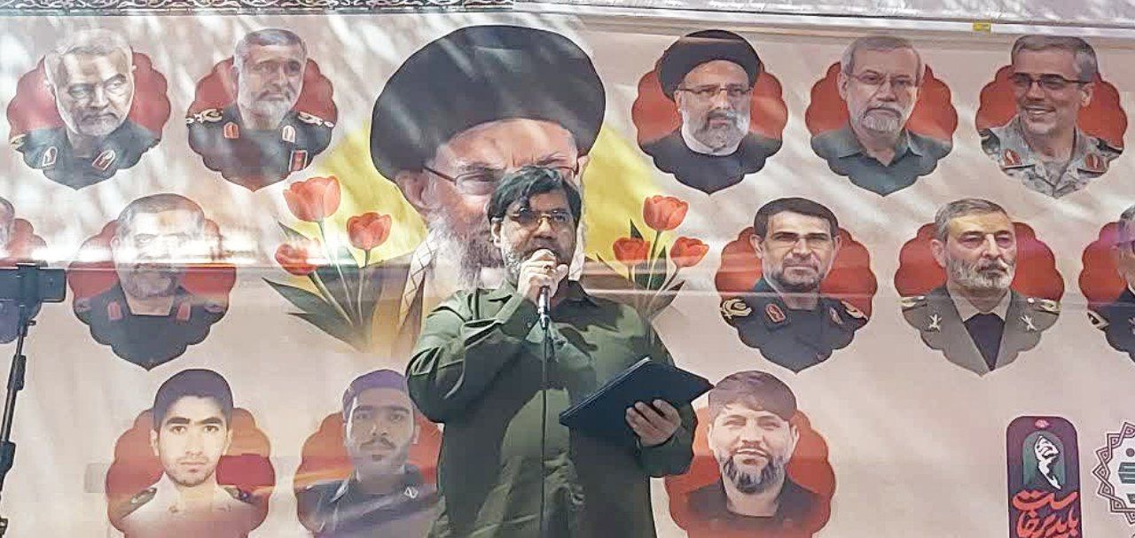 پرچم خون‌خواهی امام شهید را هرگز زمین نمیگذاریم