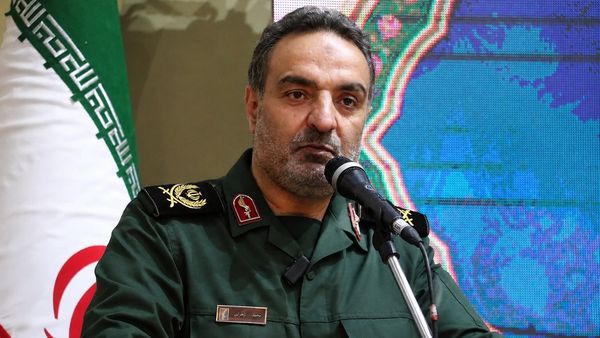 هر ایرانی با کنش مؤثر به میدان بیاید