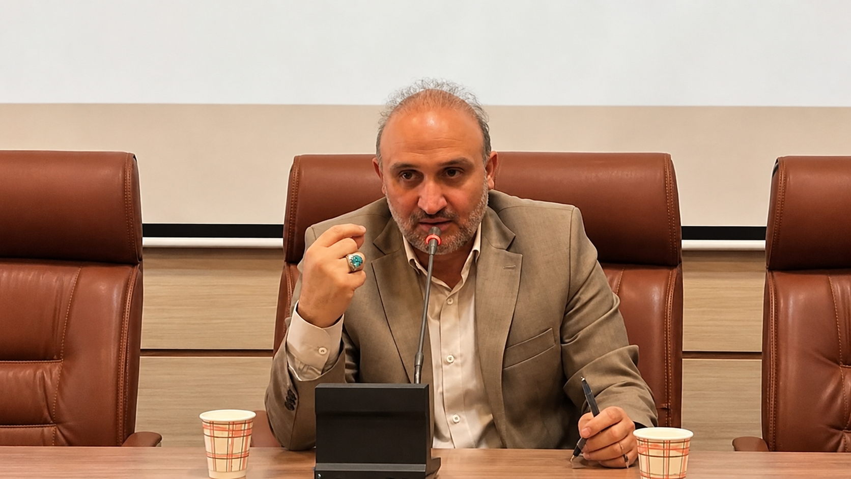 امیدآفرینی و همبستگی؛ رمز عبور از دشواری‌ها