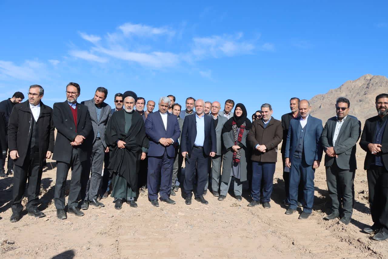 بزرگ‌ترین مجتمع بین‌راهی شرق کشور همچنان بلاتکلیف