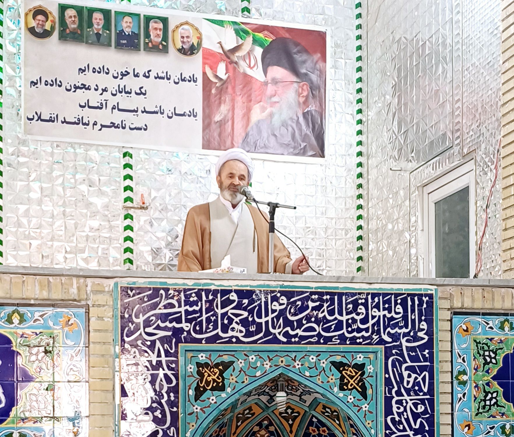 ایستادگی بر سیاست الهی، دشمن را شکست می‌دهد