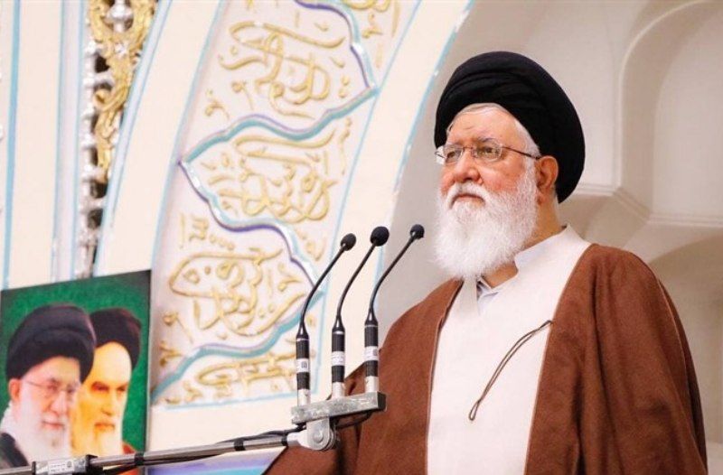 آمریکا می‌خواهد ایران را با تهدید تسلیم کند