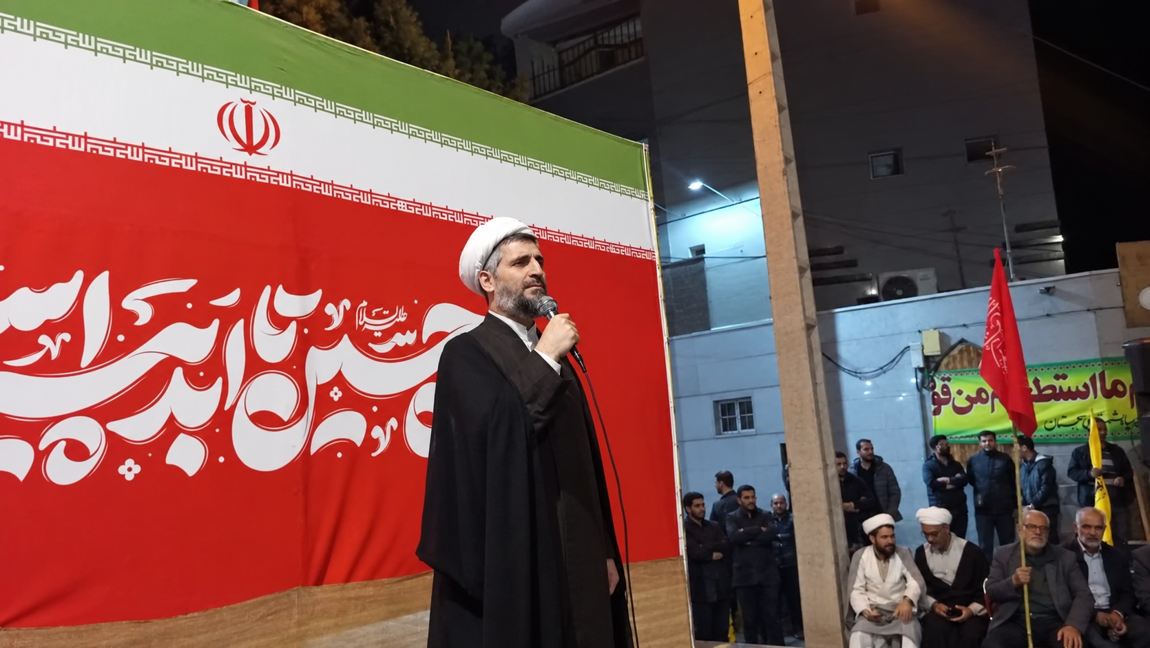 عزت اسلام در گرو مقاومت و بصیرت است