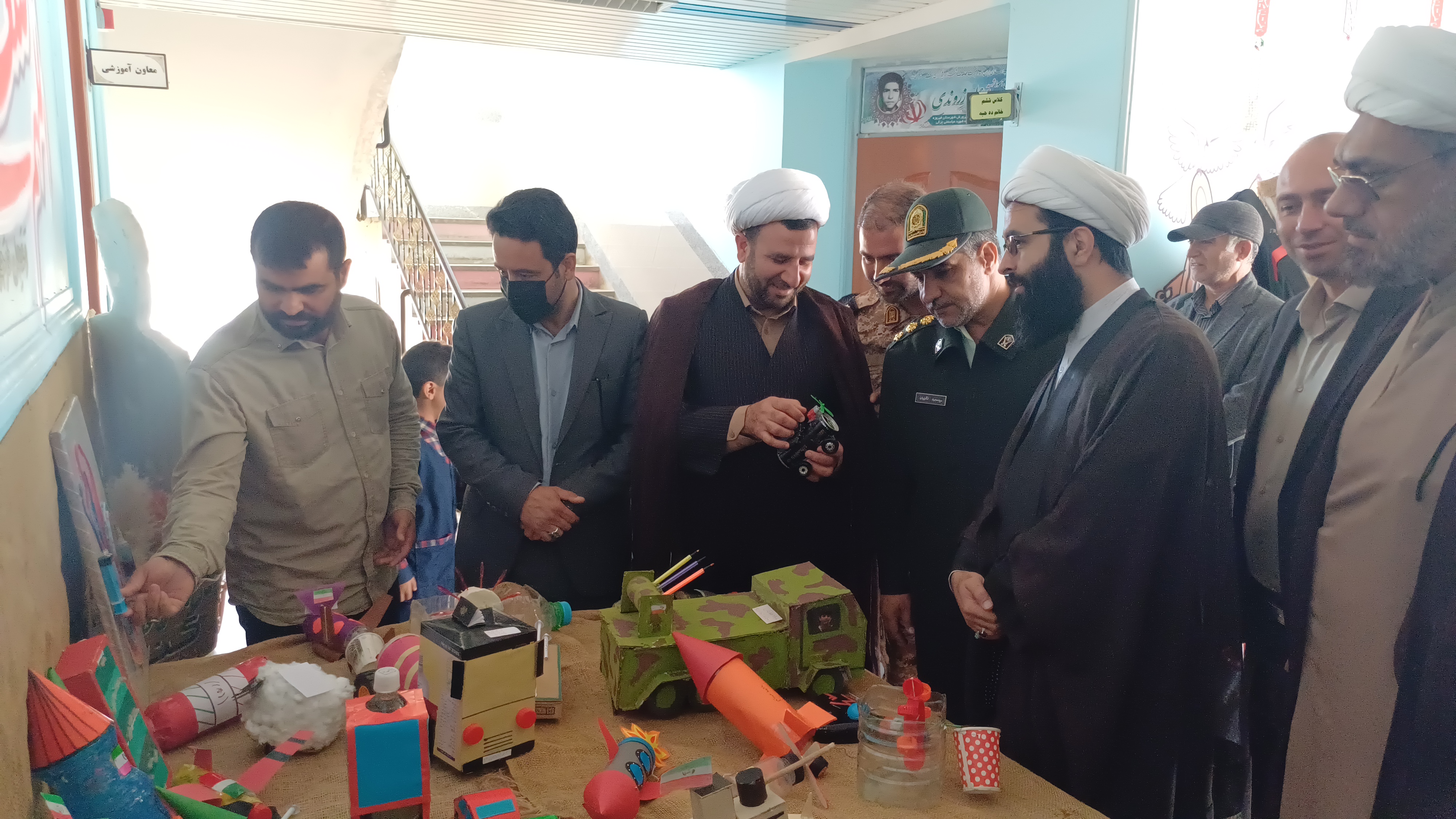 افتتاح نمایشگاه استکبارستیزی در مدرسه شهید چزگی فیروزه