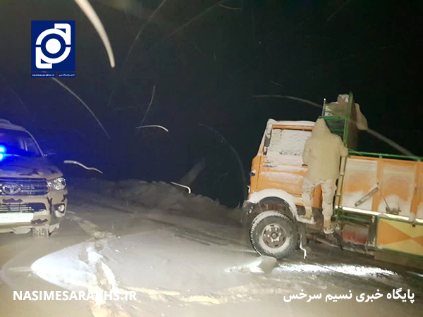 نجات مسافران گرفتار شده در برف