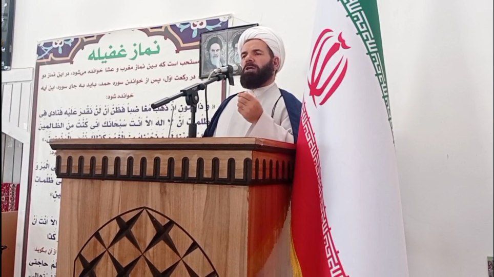 دشمن با ایجاد اسلام آمریکایی به دنبال ضربه زدن به اسلام است