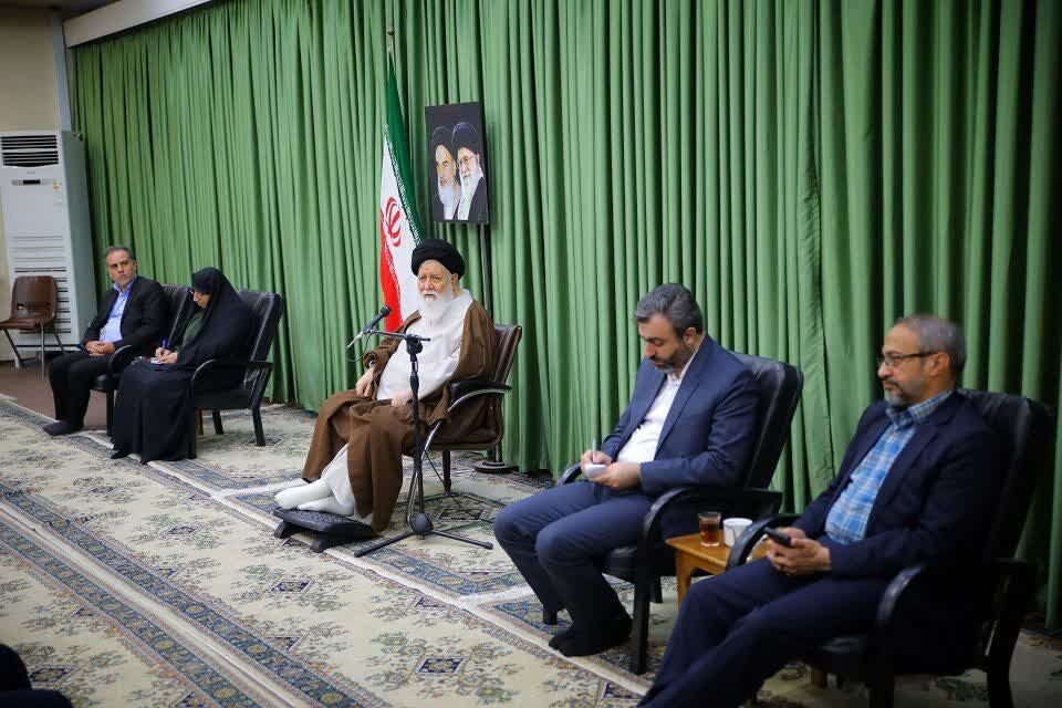 نظام آموزش و پرورش مبانی معرفتی را به دانش‌‎آموزان تعلیم دهد