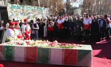 خاکسپاری پیکر شهید گمنام در مشهد