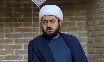 «عامل مقدس»