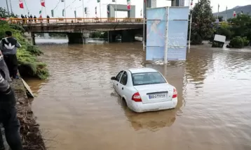 بستری شدن ۱۵ مصدوم سیل مشهد در بیمارستان‌ها