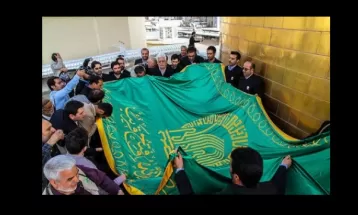 پرچم گنبد رضوی در بیمارستان قوچان