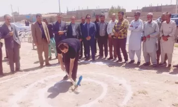 کلنگ‌زنی مدرسه 3 کلاسه به دست خیر جوان خوافی