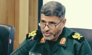عدم بصیرت موجب حرکت در مسیر دشمن است