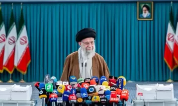 عزت و آبروی جمهوری‌اسلامی متوقف بر حضور‌مردم است