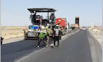 روکش آسفالت ۶ کیلومتر از راه‌های ارتباطی رشتخوار