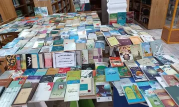 نیکوکار تربت‌حیدریه ۳۰۰ جلد کتاب اهدا کرد
