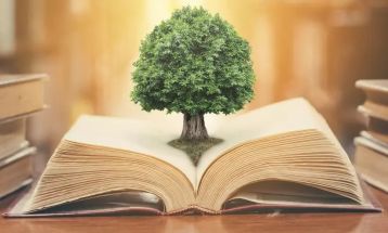 اگر مادر کتاب بخواند، خانواده کتابخوان می‌شود