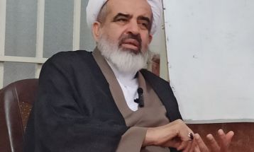 انقلاب اسلامی دنیا را در پیچ تاریخ نشاند