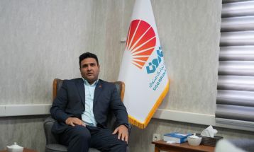 برف سبب توقف کامیون‌ها در مرز دوغارون شد