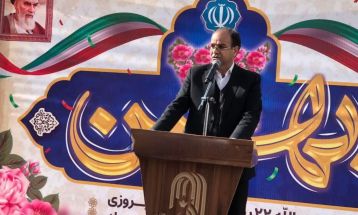 انقلاب با ملت ایران ادامه دارد