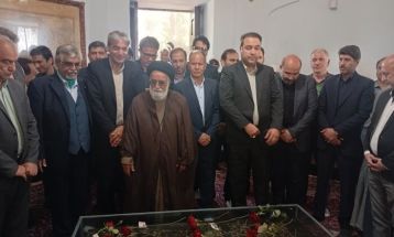 آرامگاه شیخ عطار نیشابوری گلباران شد