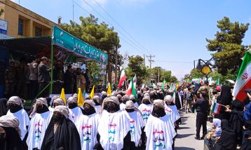 رژه خیابانی دختران تربت‌جامی در بیعت با رهبری
