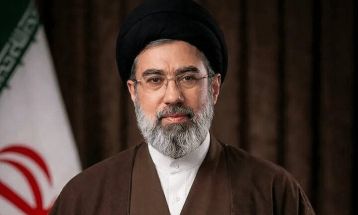 معلم و کارگر؛ ستون فقرات فرهنگ و اقتصاد