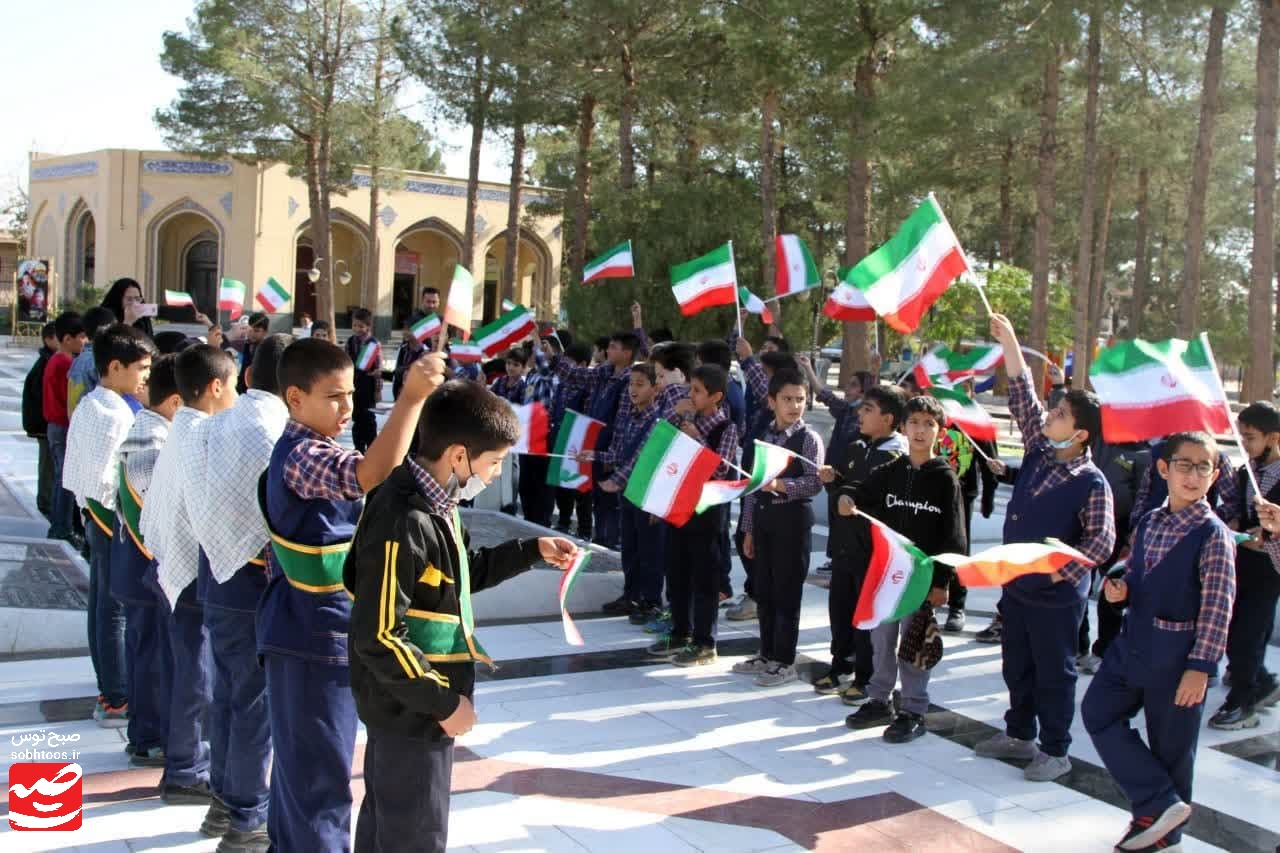قرار زیارت نوجوانان کاشمری در زیارتگاه شهید مدرس