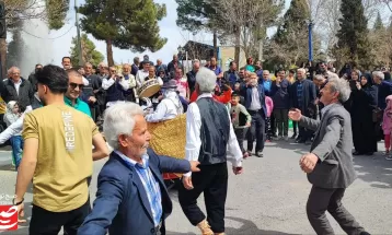 استقبال از نوروز با کارناوال شادی در خلیل‌آباد