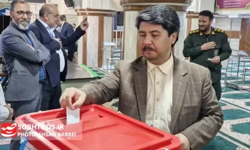 مردم سرخس باشکوه پای صندوق‌های رأی آمدند