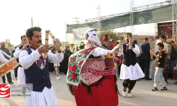 دومین جشنواره شیره‌پزی کاشمر برگزار شد